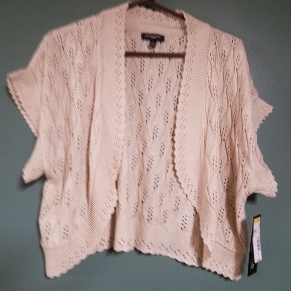 Notations over coat - Picture 2 of 2